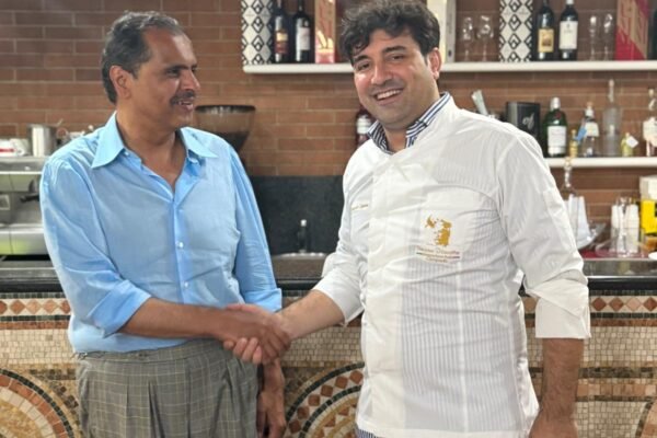 Lo Sceicco Meshaal Al Thani insieme allo chef e owner de Il Tempio Eventi, Alessandro Zagaria